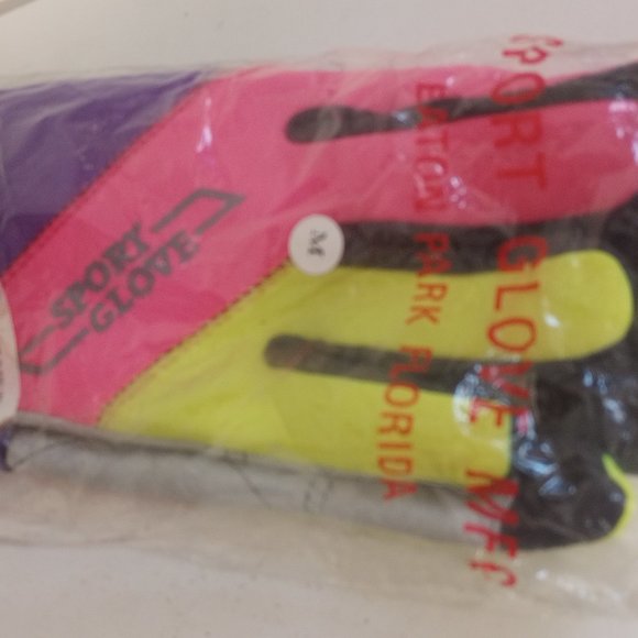 NIB VINTAGE 80'S SCUBA DIVING GLOVES OR SPORTS GLOVES SIZE MEDIUM - Picture 2 of 3